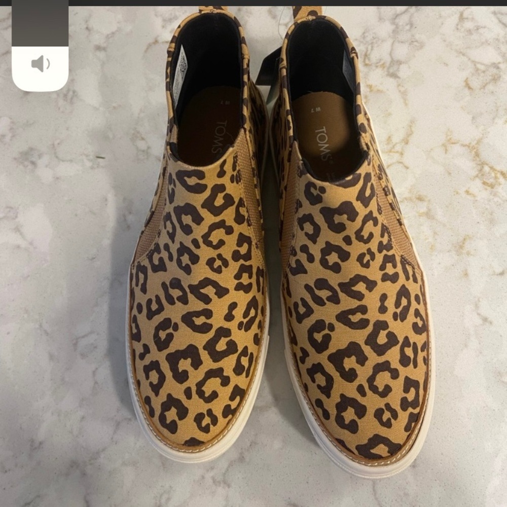 NWT Toms sneakers Bryce Doe Leopard print canvas New in Box SZ 8 - Picture 3 of 16